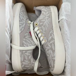 new levi’s tennis shoes